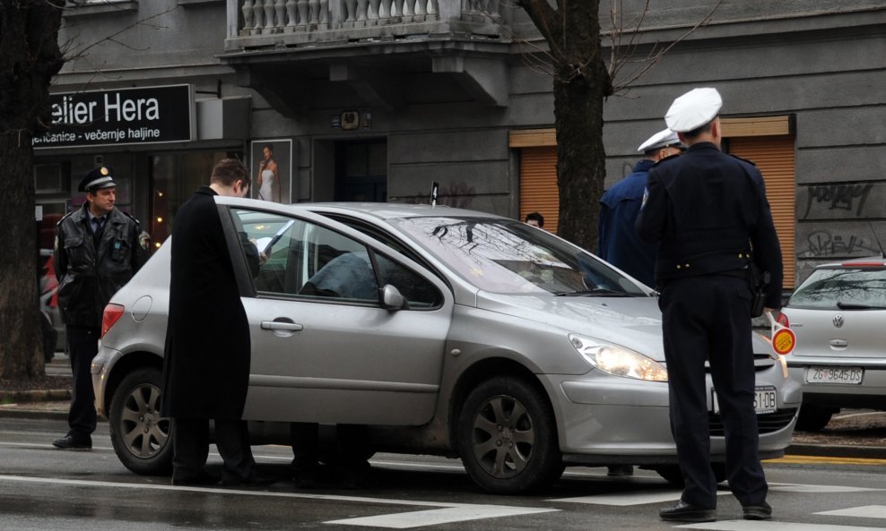 Pokušaj pljačke Konzumovog dućana u Maksimiru 