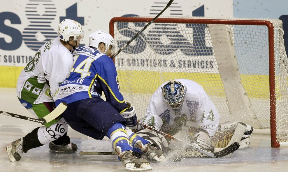 Medveščak - Olimpija  (EBEL liga); Ales Mušič16, Mike Quellette 44, Norm Maracle 74