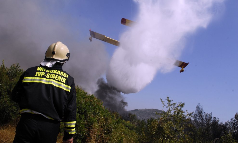 požar šibenik rogoznica