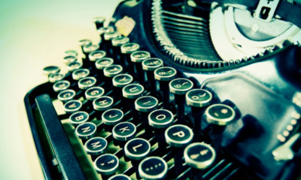 pisaća mašina pisaći stroj