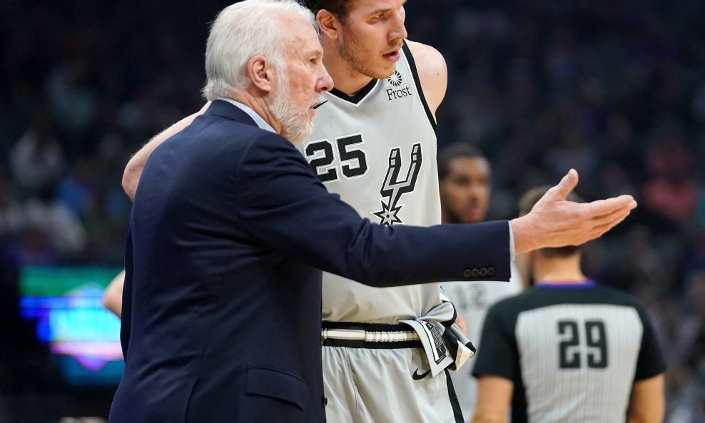 Gregg Popovich i Jakob Poeltl