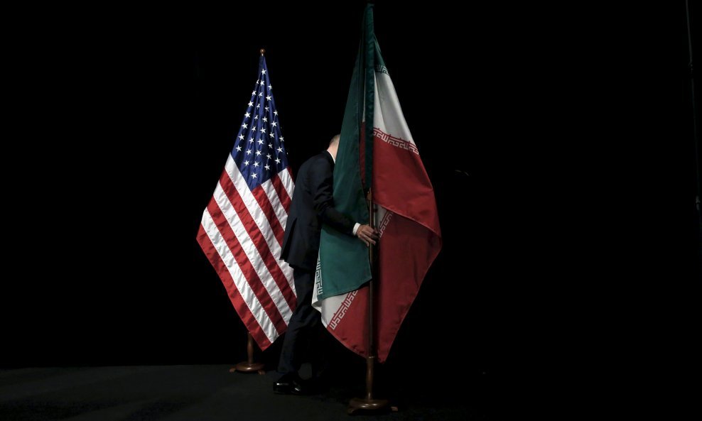 Američka i iranska zastava