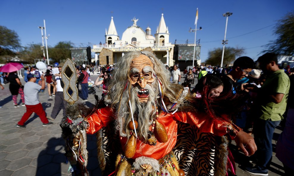 Vjerska procesija u La Tirani u pustinji Atacama