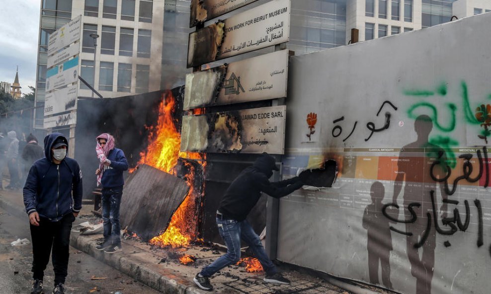 Protuvladini prosvjedi u Libanonu