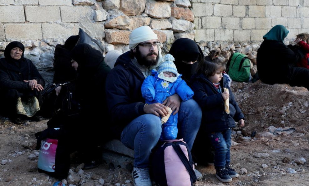 Sirijci kod sirijsko-turske granice