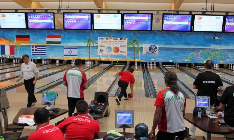 Svi su pozorno pratili nastup Stjepana Naglića iz bowling kluba 300