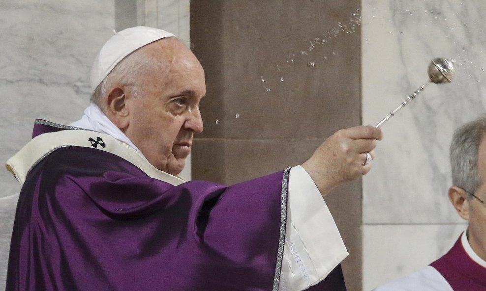 Posljednji puta papa Franjo pojavio se u javnosti u srijedu, kad je u misi posebno poželio brzo ozdravljenje oboljelima od koronavirusa