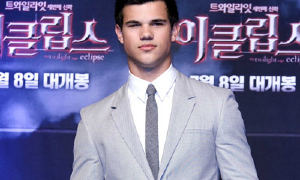 TAYLOR-LAUTNER