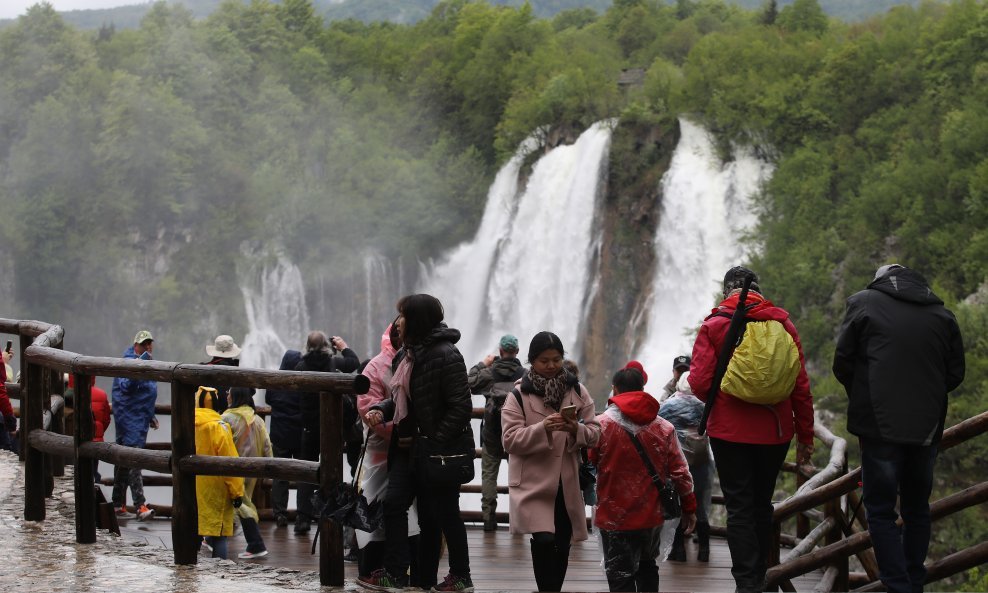 Plitvička jezera omiljeno su odredište domaćih i stranih turista