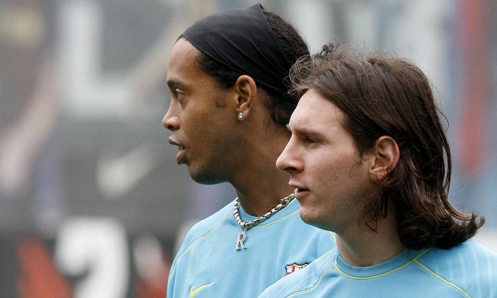 Lionel Messi (desno) i Ronaldinho