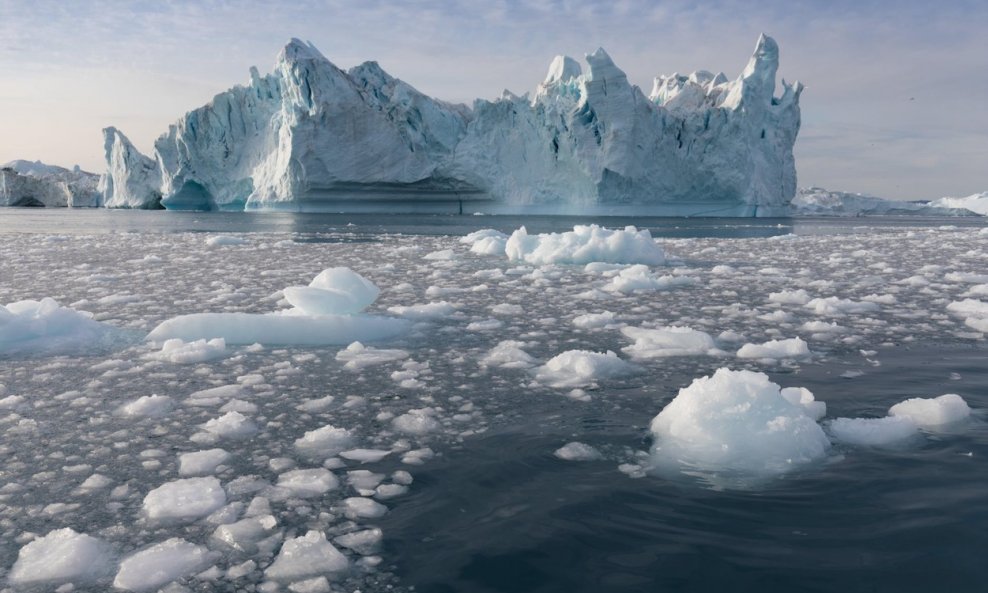 Između 1992. i 2017.Grenland i Antarktika izgubili su 6,4 bilijuna tona leda