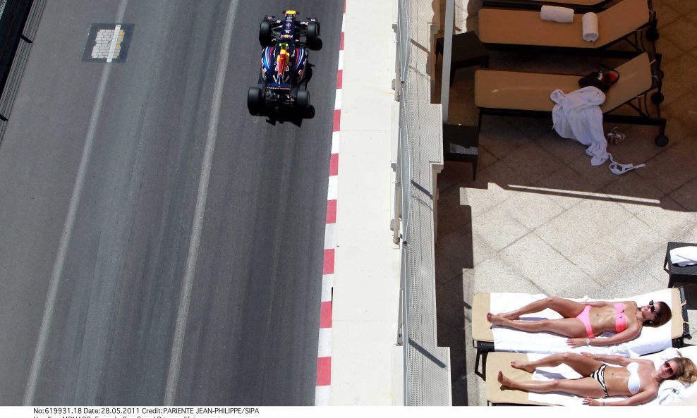 Uobičajena fotka iz Monaca - Formula 1 i ljepotice na sunčanju