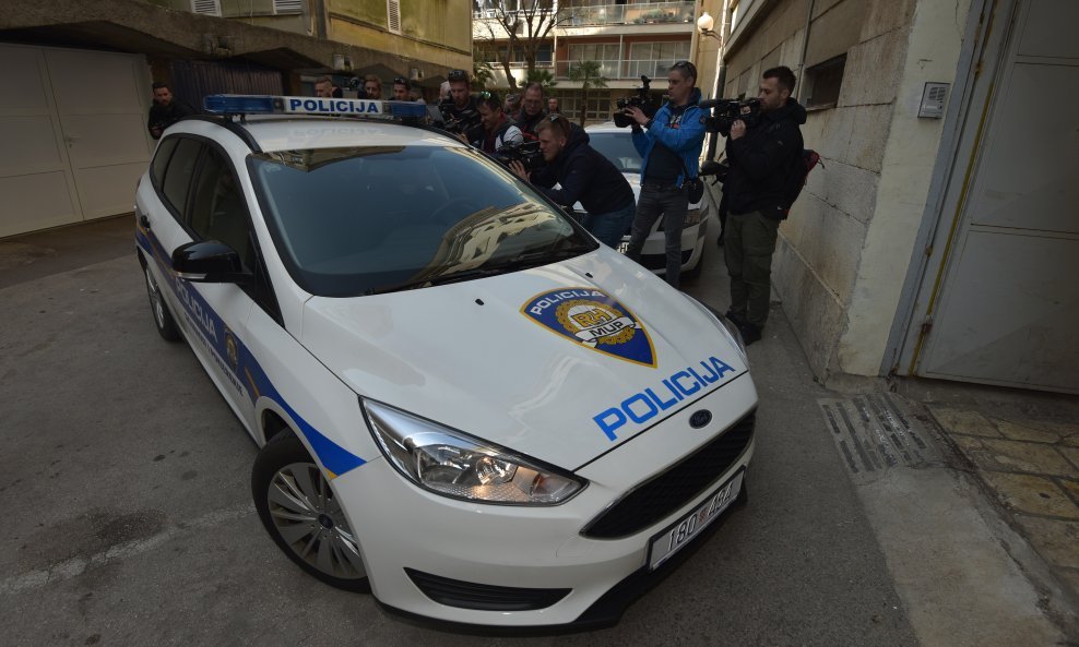 Privođenje na sud muškarca koji je djecu bacio s balkona