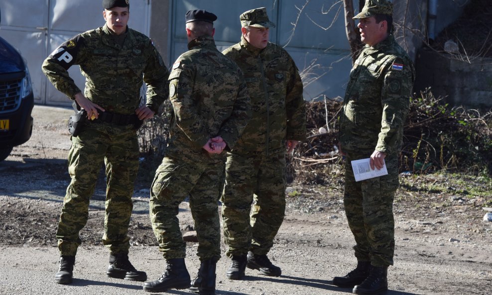 Prijevoz i ukrcaj sredstava i tehnike Hrvatske vojske za misiju u Litvi / Arhivska fotografija