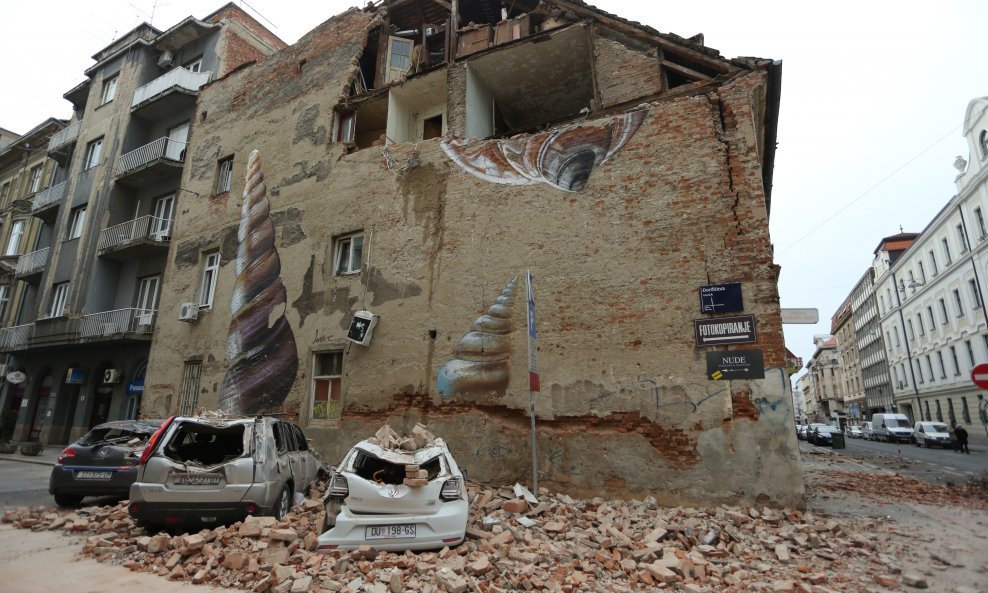 Ilustracija / zgrada u Đorđićevoj ulici oštećena u potresu