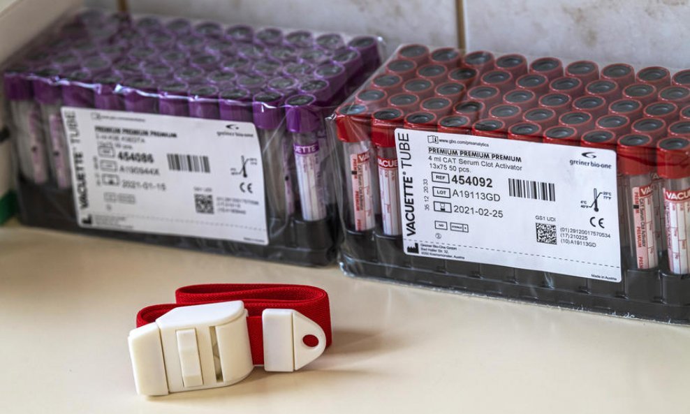 Britanci su upravonaučili čak 3,5 milijuna testova na koronavirus
