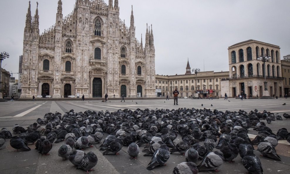 Milanski Piazza del Duomo u vrijeme epidemije korone
