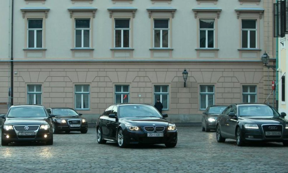 banski dvori vozni park službeni automobili