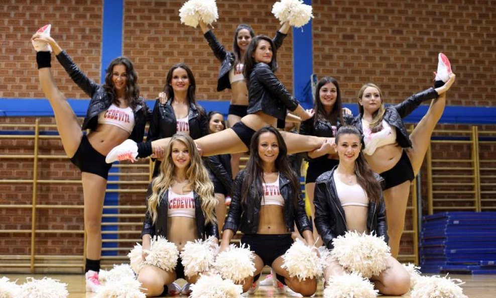 Cedevitasice cheerleaders 10