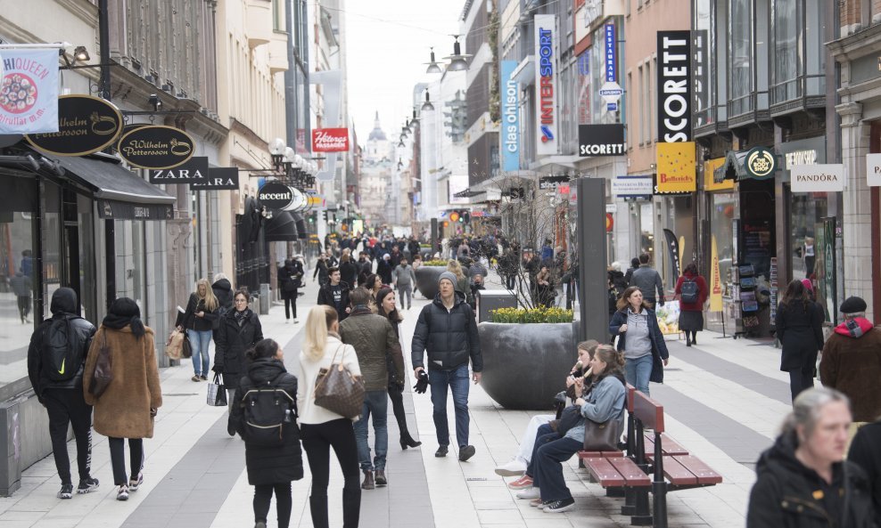 Šveđani i dalje bezbrižno šetaju ulicama Stockholma