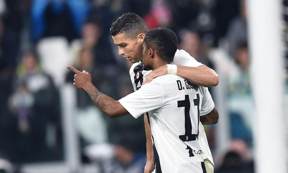 Cristiano Ronaldo i Douglas Costa