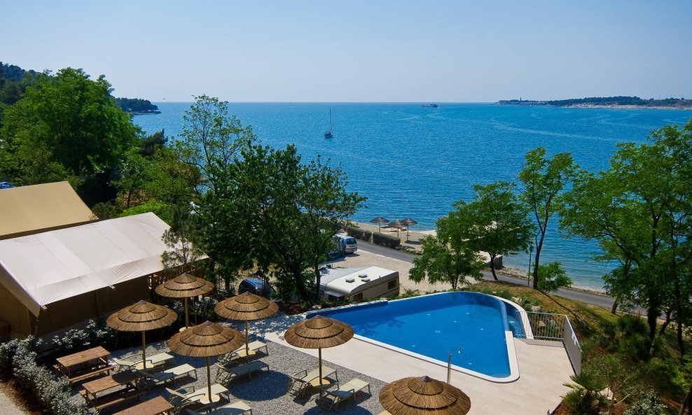 KAMP LANTERNA, GLAMPING VILLAGE 2016