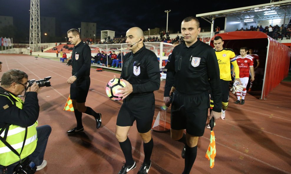 Hrvatski nogometni suci