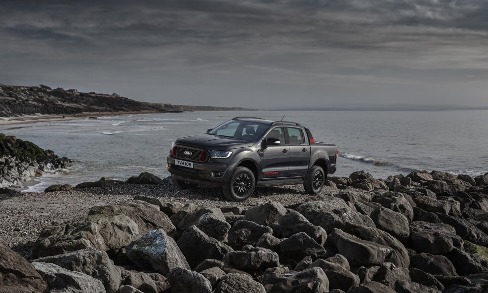 Ford Ranger Thunder se nudi u jedinstvenoj specifikaciji koja sadrži atraktivne detalje dizajna