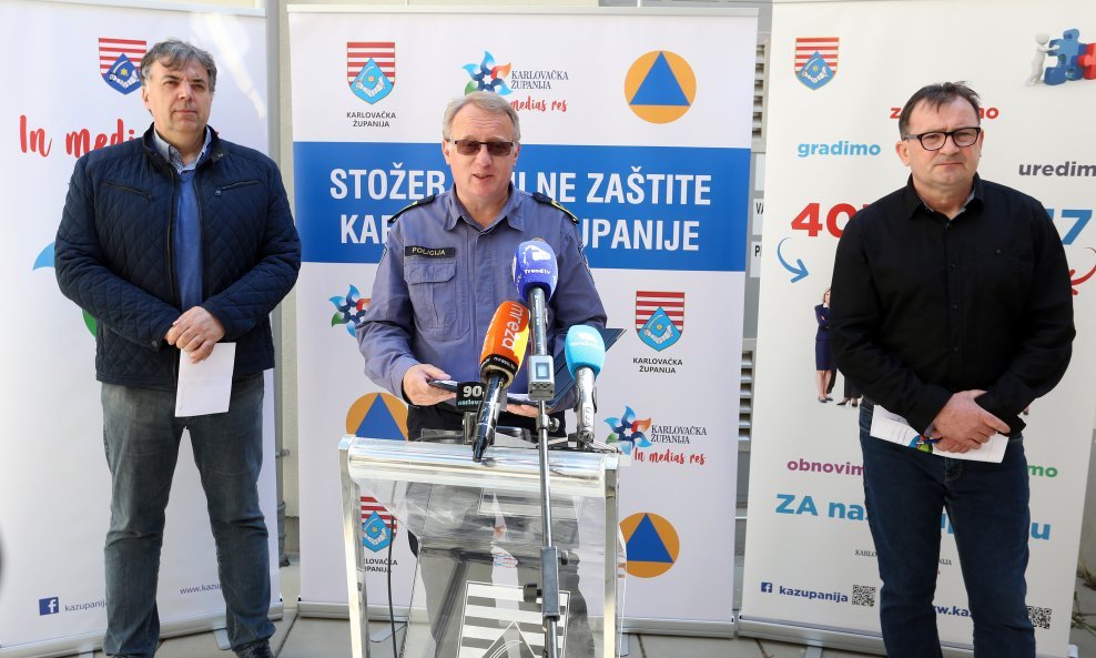 Stožer Civilne zaštite Karlovačke županije / Josip Ribar, Ervin Jančić i Darko Bratić