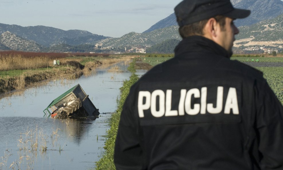 traktor nesreća policija