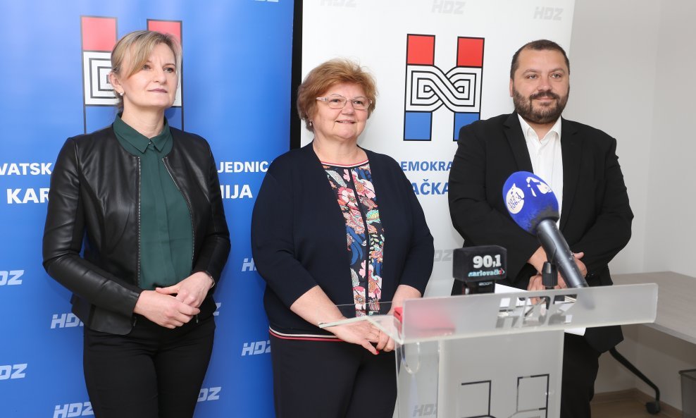 Nada Murganić uoči kampanje za parlamentarne izbore na konferenciji za novinare u Karlovcu