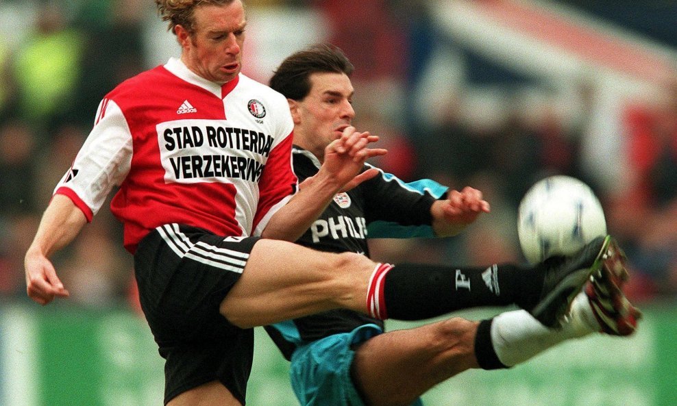 Bert Konterman (lijevo) vs. Ruud van Nistelrooy