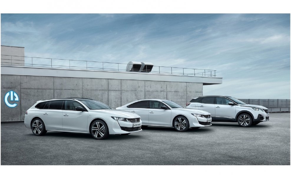 Peugeot je objavio detaljne specikifikacije i cijene limuzinske izvedbe 508 Hybrid, karavanske izvedbe 508 SW Hybrid, kao i SUV-a 3008 Hybrid s pogonom na dva kotača te 3008 Hybrid4 s pogonom na sva četiri kotača