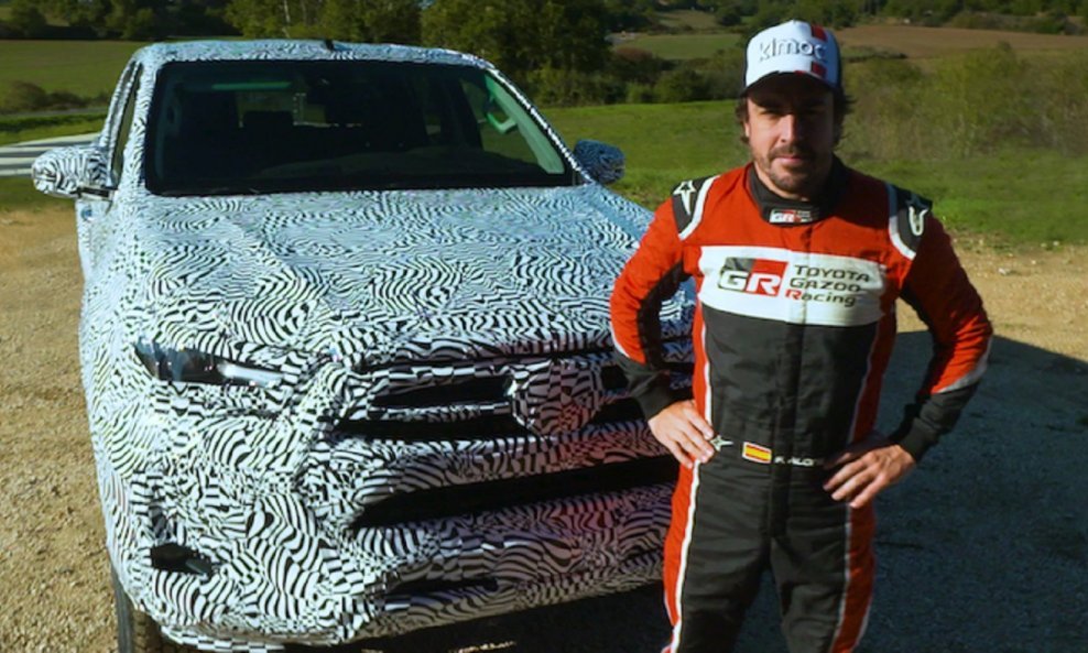 Fernando Alonso testira novu Toyotu Hilux