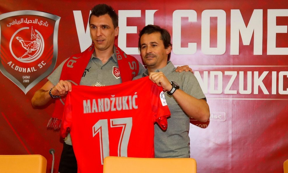 Mario Mandžukić i trener Rui Faria na predstavljanju u Al-Duhailu