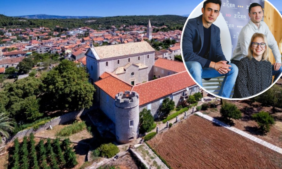 Samostan sv. Petra Mučenika na Hvaru (u krugu: Zoran Mičuda, Nikolina Verbič i Goran Božić)