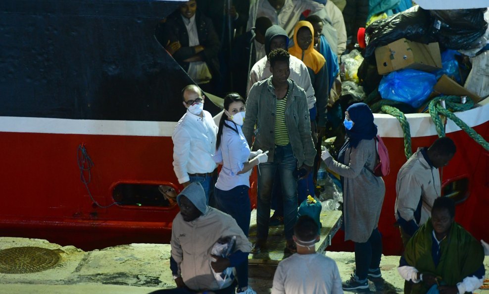 Migranti se iskrcavaju na Maltu