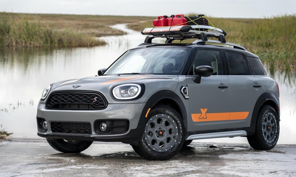 'MINI Countryman powered by X-raid' dobro je opremljen za avanturiste