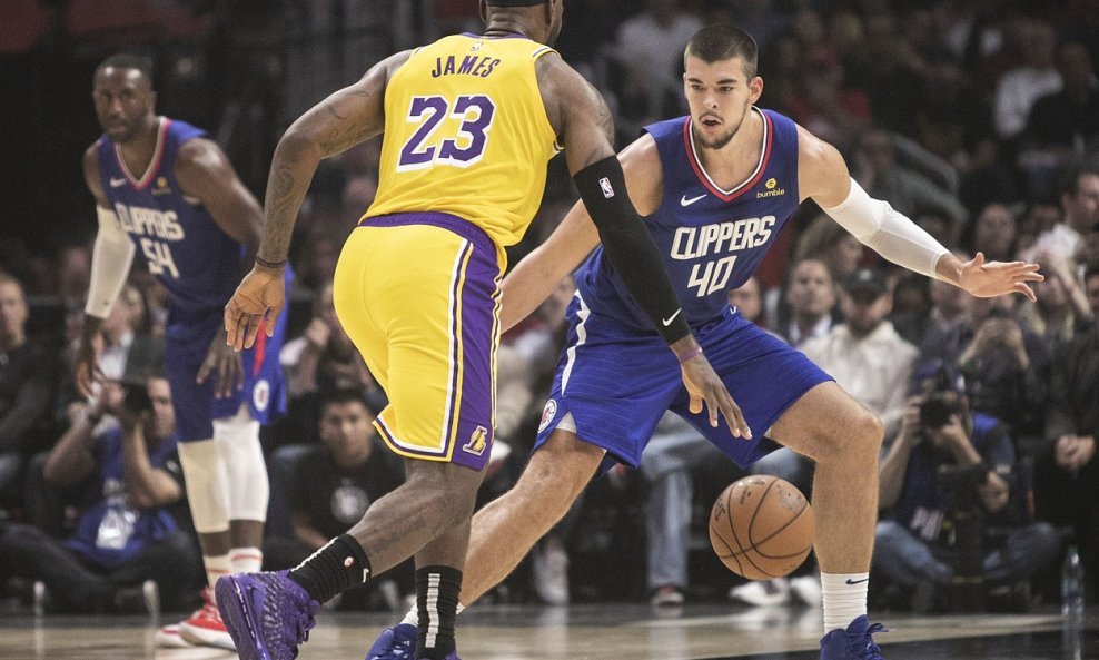 Ivica Zubac i LeBron James