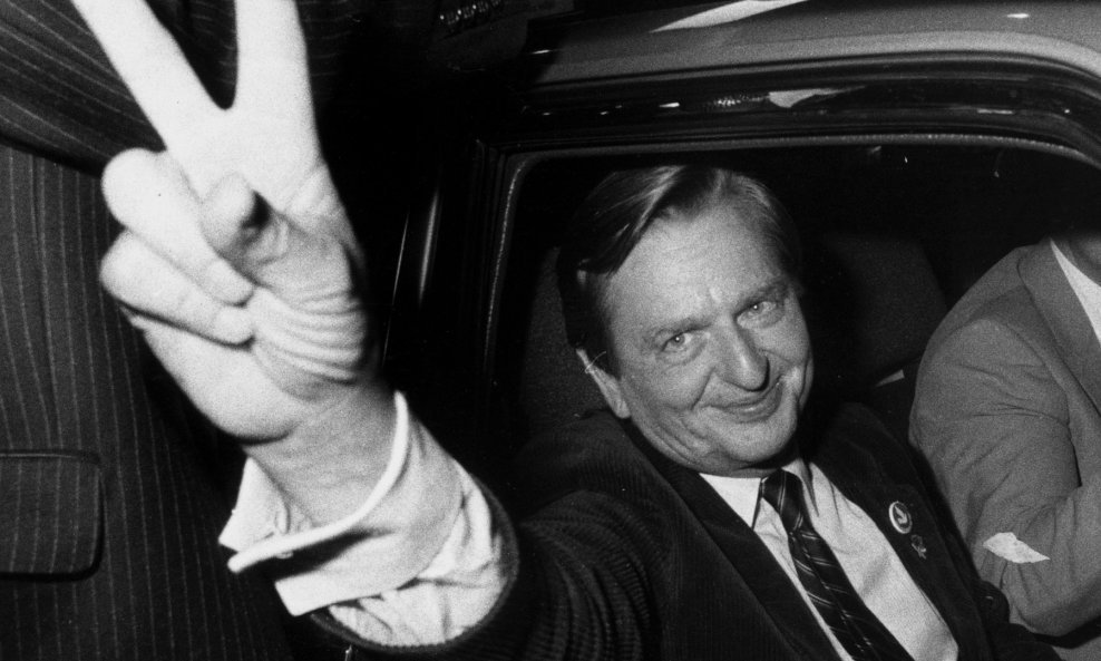 Olof Palme nakon pobjede švedskih socijaldemokrata na parlamentarnim izborima 19. rujna 1982.