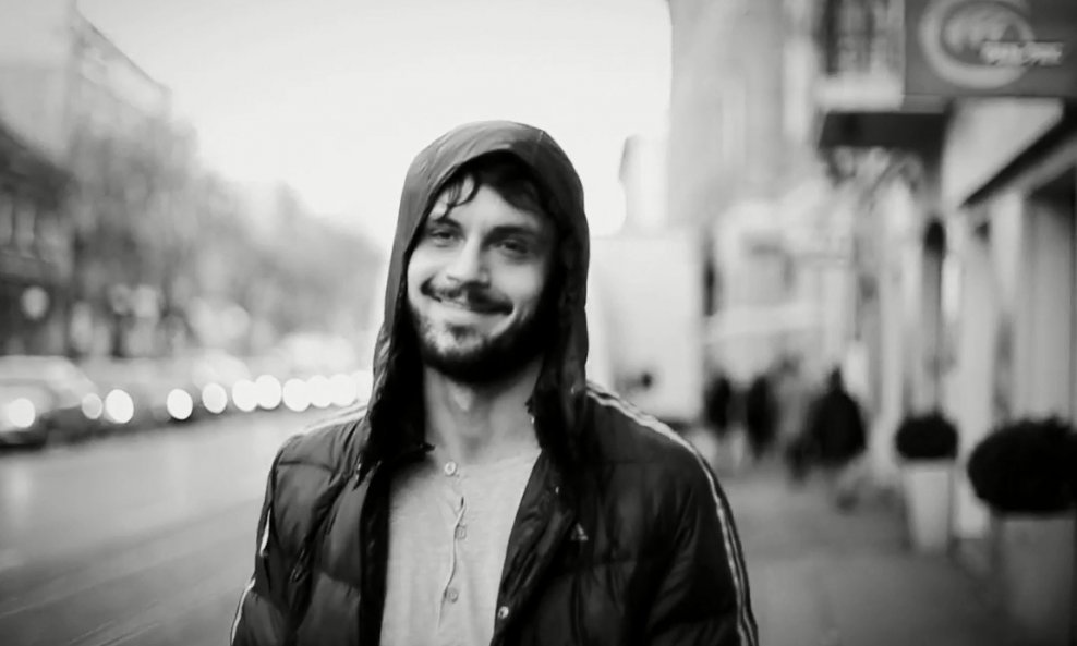 Andrej Dojkić u spotu Tine Vukov 'Na rubu' 