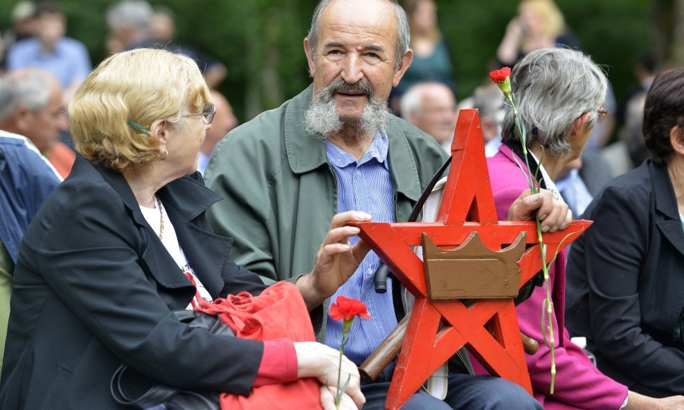 Ujutro su imali direktan prijenos okupljanja u Brezovici kraj Siska