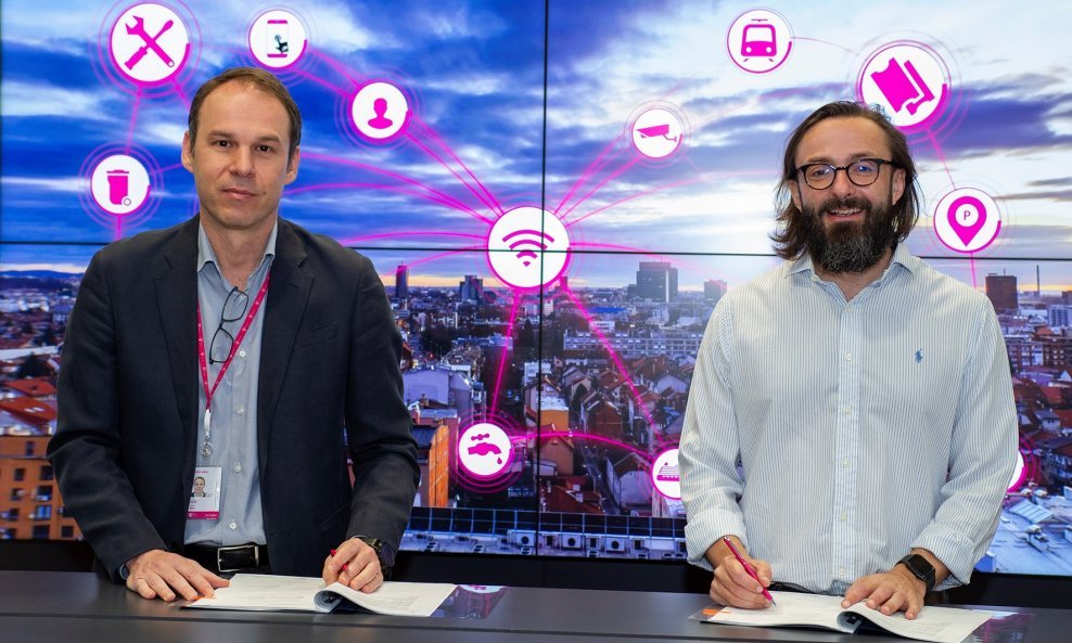 Kostas Nebis, predsjednik Uprave Hrvatskog Telekoma, i Boris Drilo, član Uprave i glavni direktor za tehniku i informacijske tehnologije