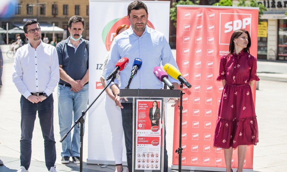 Restart koalicija održala je konferenciju za novinare u Osijeku u utorak