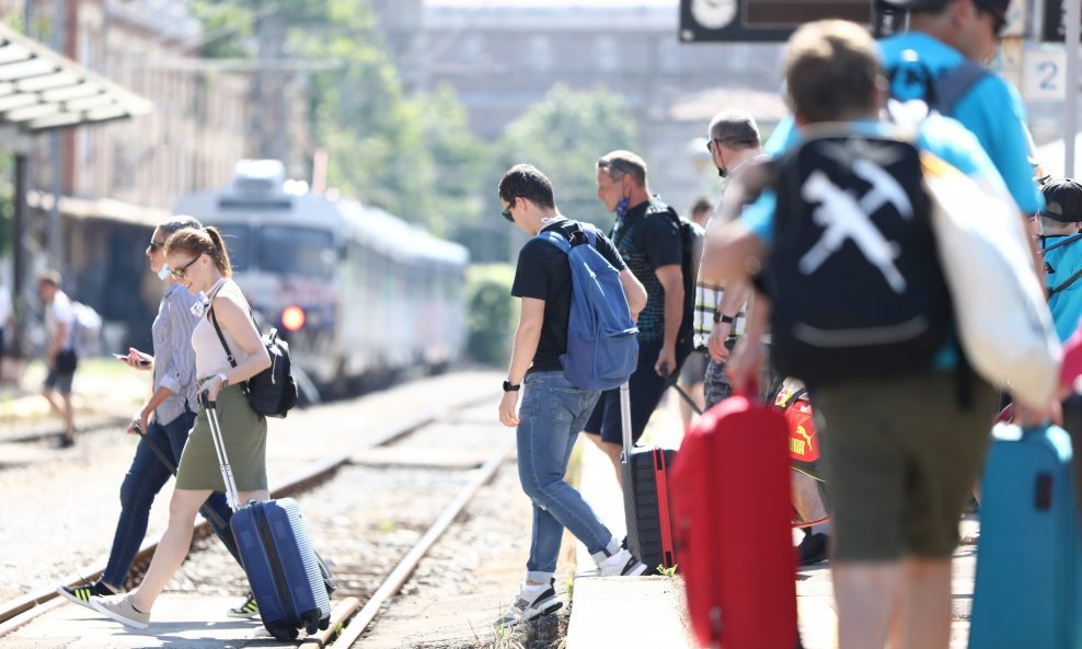 Vlak sa češkim turistima u Rijeci