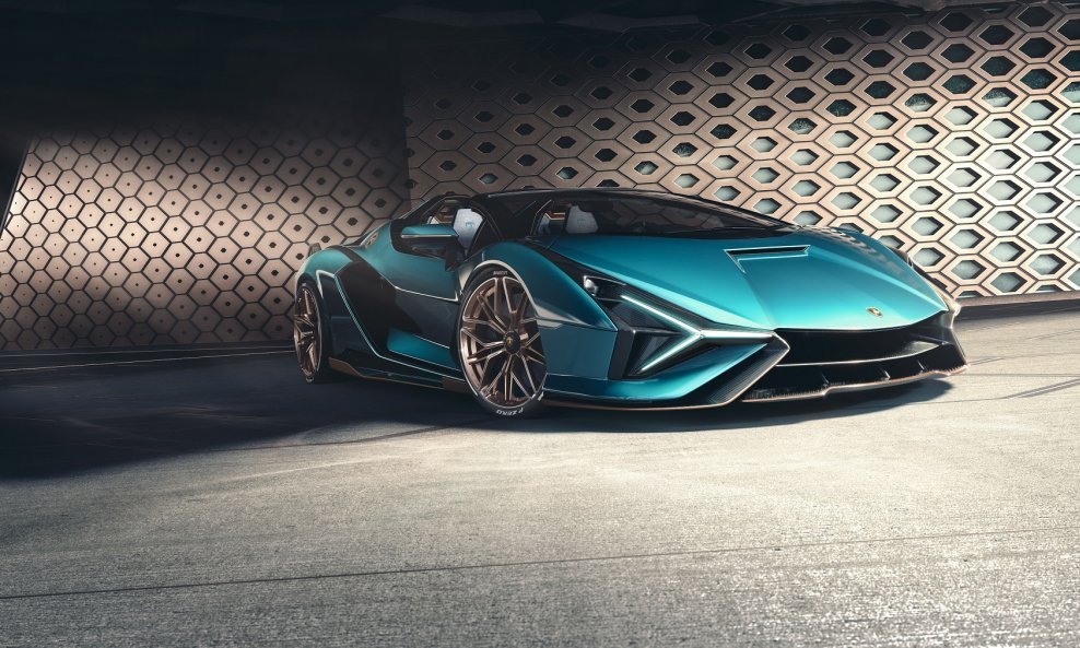 'Sián Roadster utjelovljuje duh Lamborghinija', kaže Stefano Domenicali, predsjednik tvrtke Automobili Lamborghini i glavni izvršni direktor