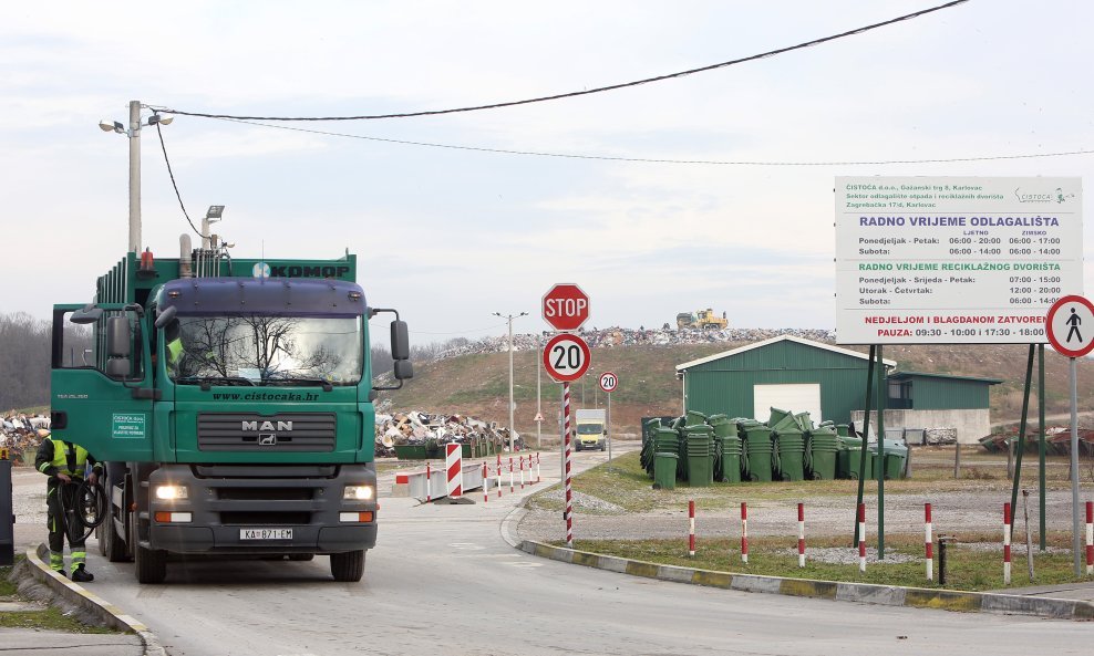 Odlagalište otpada ilovac u Karlovcu / ilustracija