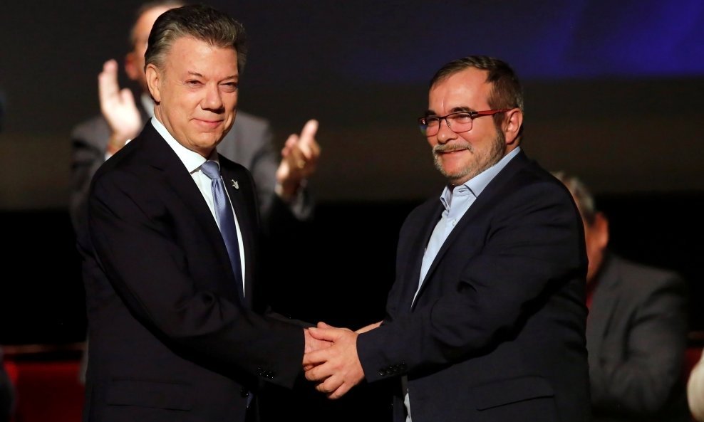 Kolumbijski predsjednik Juan Manuel Santos i lider FARC-a Rodrigo Londono