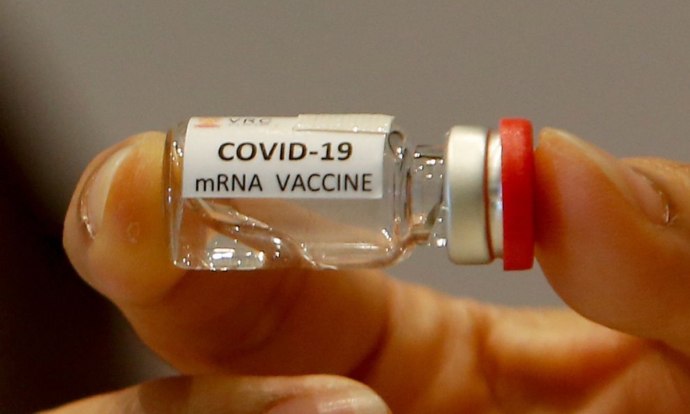 Milijarde dolara ulažu se hitnu izradu cjepiva protiv Covida-19. Je li rješenje u mRNK cjepivu?