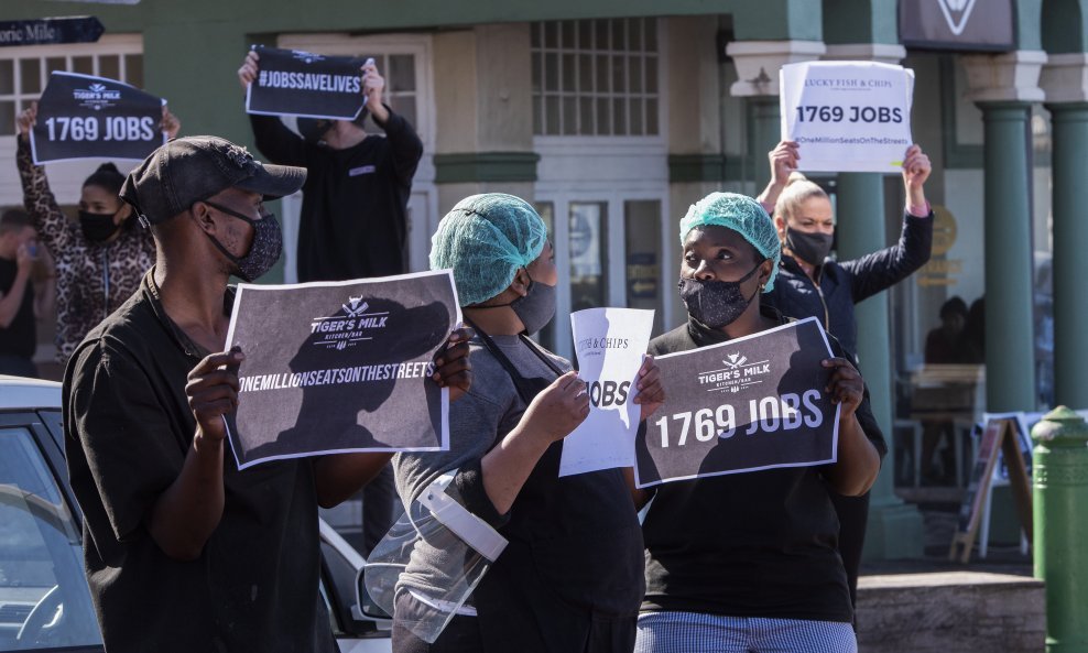 Radnici restorana u Cape Townu prosvjeduju protiv 'lockdowna'